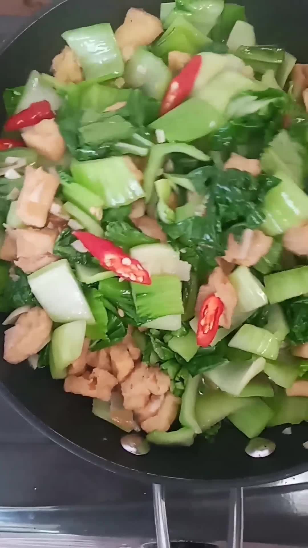 Foto langkah ke 4 dari resep Tumis Pokcoy Tahu Saus Tiram.