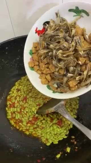 Foto langkah ke 4 dari resep Sambal teri tempe dengan petai cina.