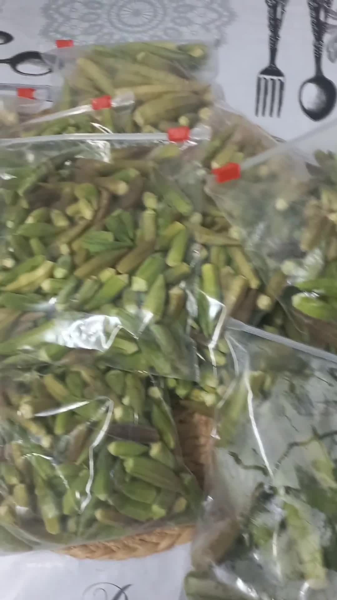 صورة لخطوة 2 من وصفة تفريز الباميه