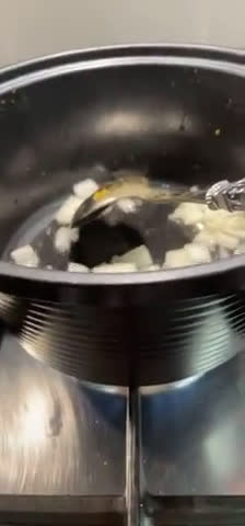 صورة لخطوة 3 من وصفة شوربة اليقطين
