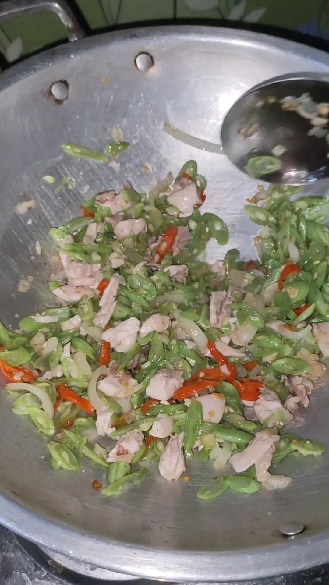 Foto langkah ke 6 dari resep Buncis ayam saus tiram.