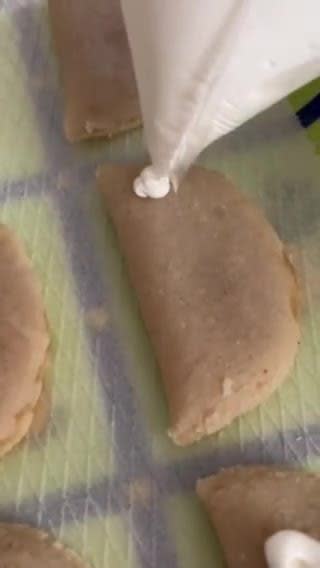 Foto del paso 10 de la receta: Pastissets de l'aire 🎄(de harina de almendra, secados al aire)