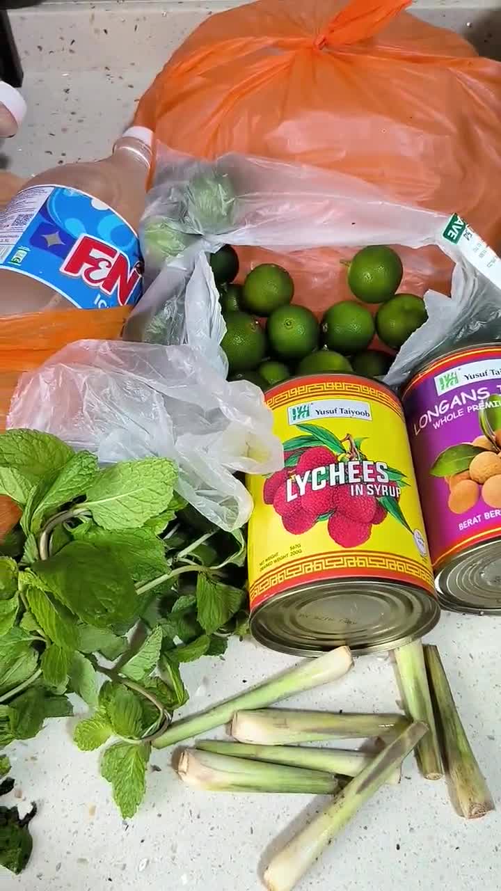 Gambar langkah 1 resipi Soda herbs.