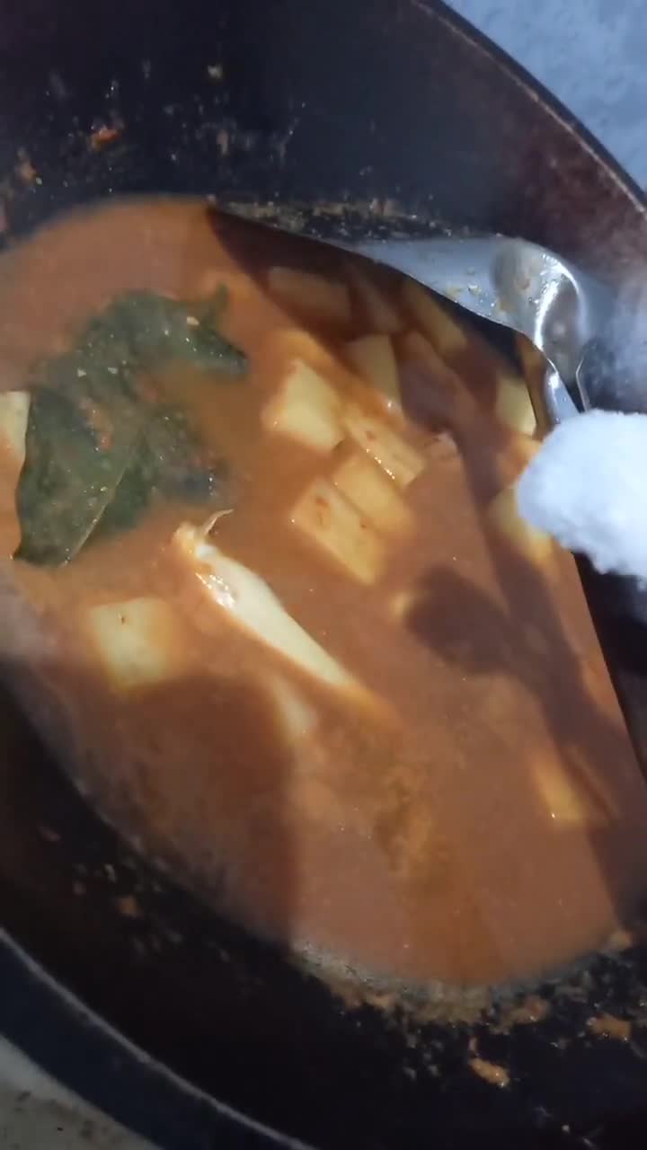 Foto langkah ke 5 dari resep Semur tahu kentang simple.