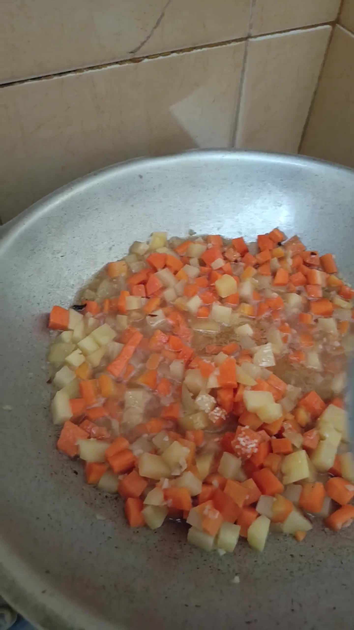 Foto langkah ke 7 dari resep Risoles Rogout Sayur.