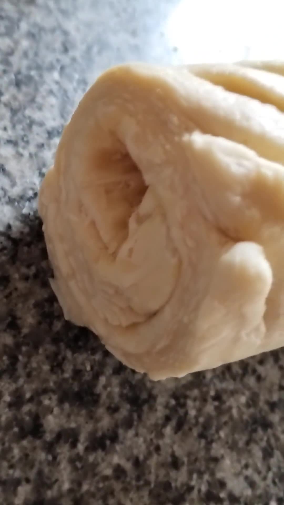 Foto del paso 1 de la receta: Rollo de hojaldre y queso