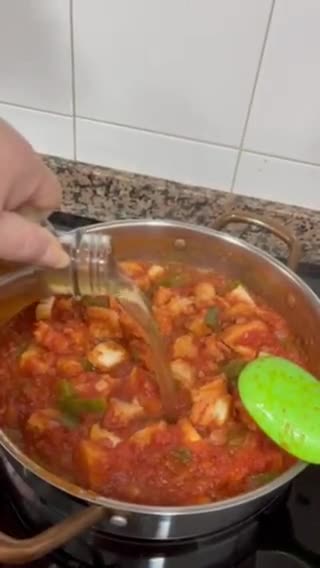 Foto del paso 6 de la receta: Sopa de tomate de mi abuela 👵🏻 🍅 🥖 🌿