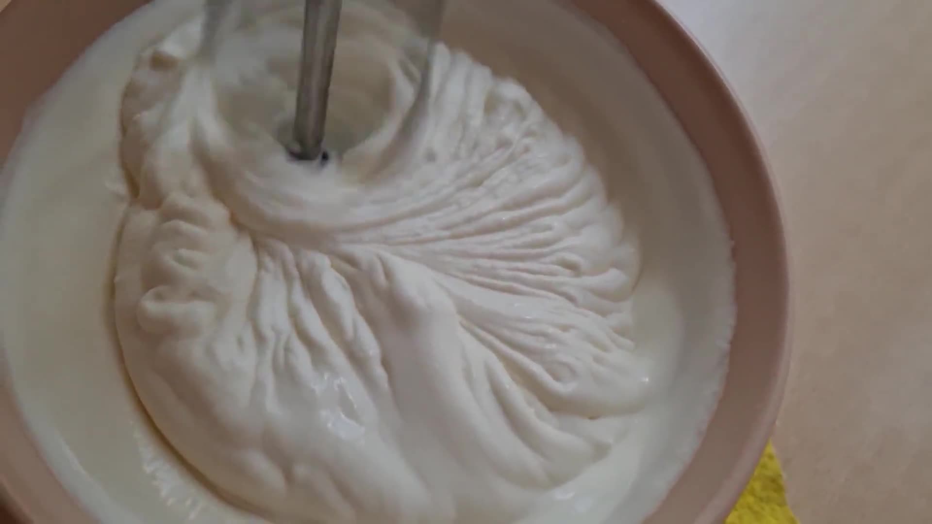 Foto del paso 7 de la receta: Crema agria 🥣 Sour cream 🥣 Salsa ácida 3 ingredientes