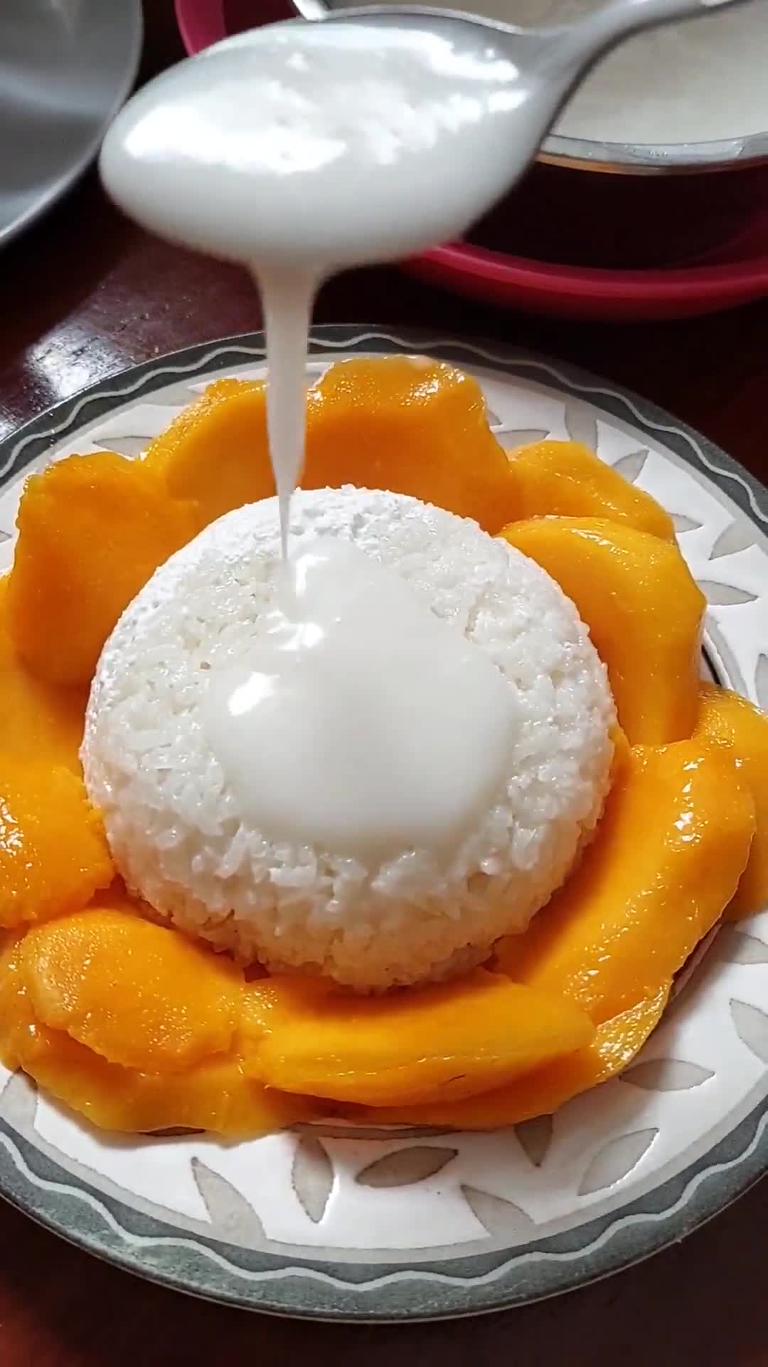 Foto langkah ke 3 dari resep Manggo Sticky Rice.