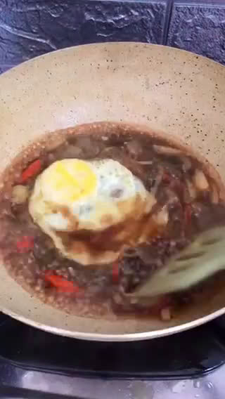 Foto langkah ke 3 dari resep Telur Ceplok Masak Kecap.