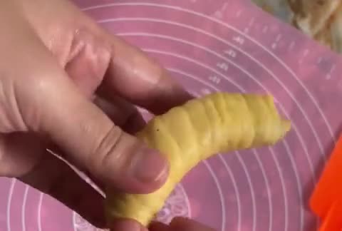 Foto langkah ke 4 dari resep Pisang Molen.