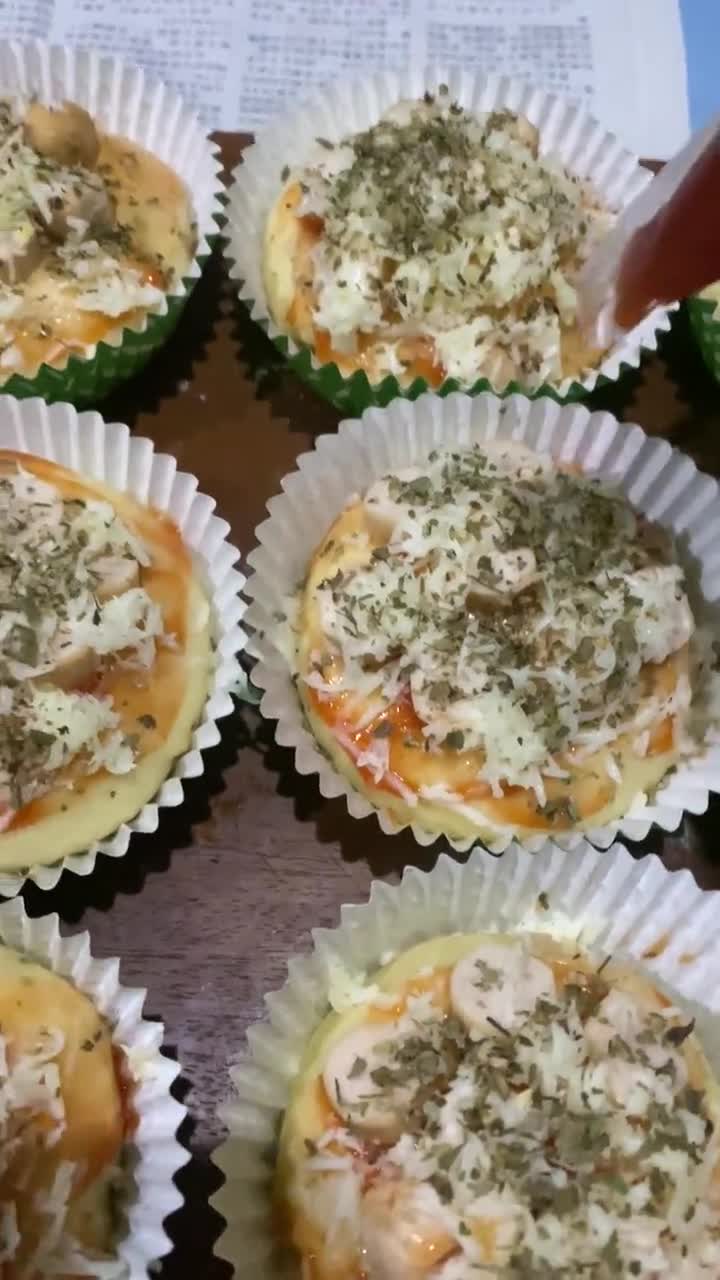 Foto langkah ke 5 dari resep Mini Pizza Empuk.