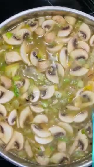 Foto del paso 6 de la receta: Sopa de Poro con Champiñones. #lacocinadeconsuelo #titanaty
