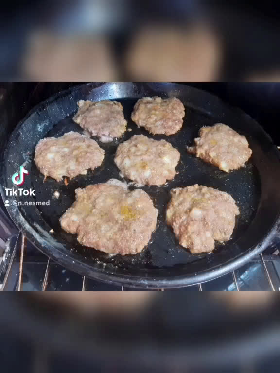 Foto del paso 5 de la receta: 😍 HAMBURGUESAS CASERAS 😍 Súper fácil y rápido de hacer. ❤