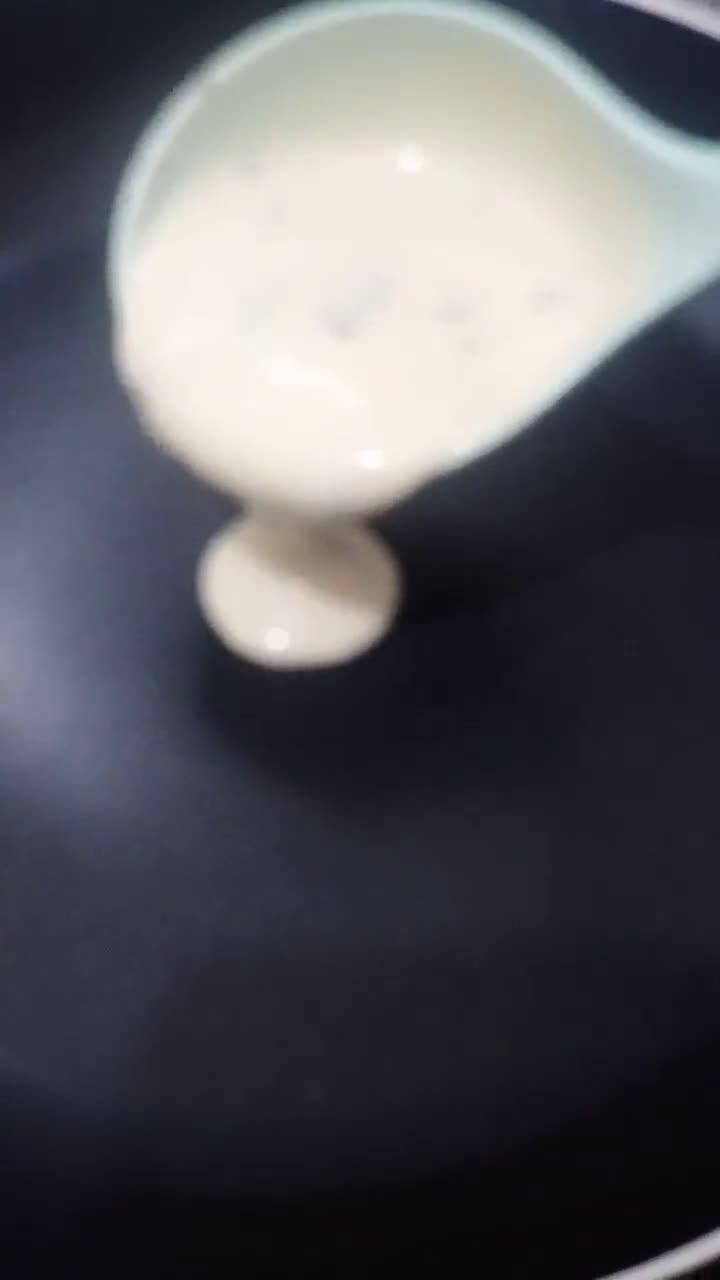 Gambar langkah 3 resipi Pancake Kismis untuk simanja Rizqi.