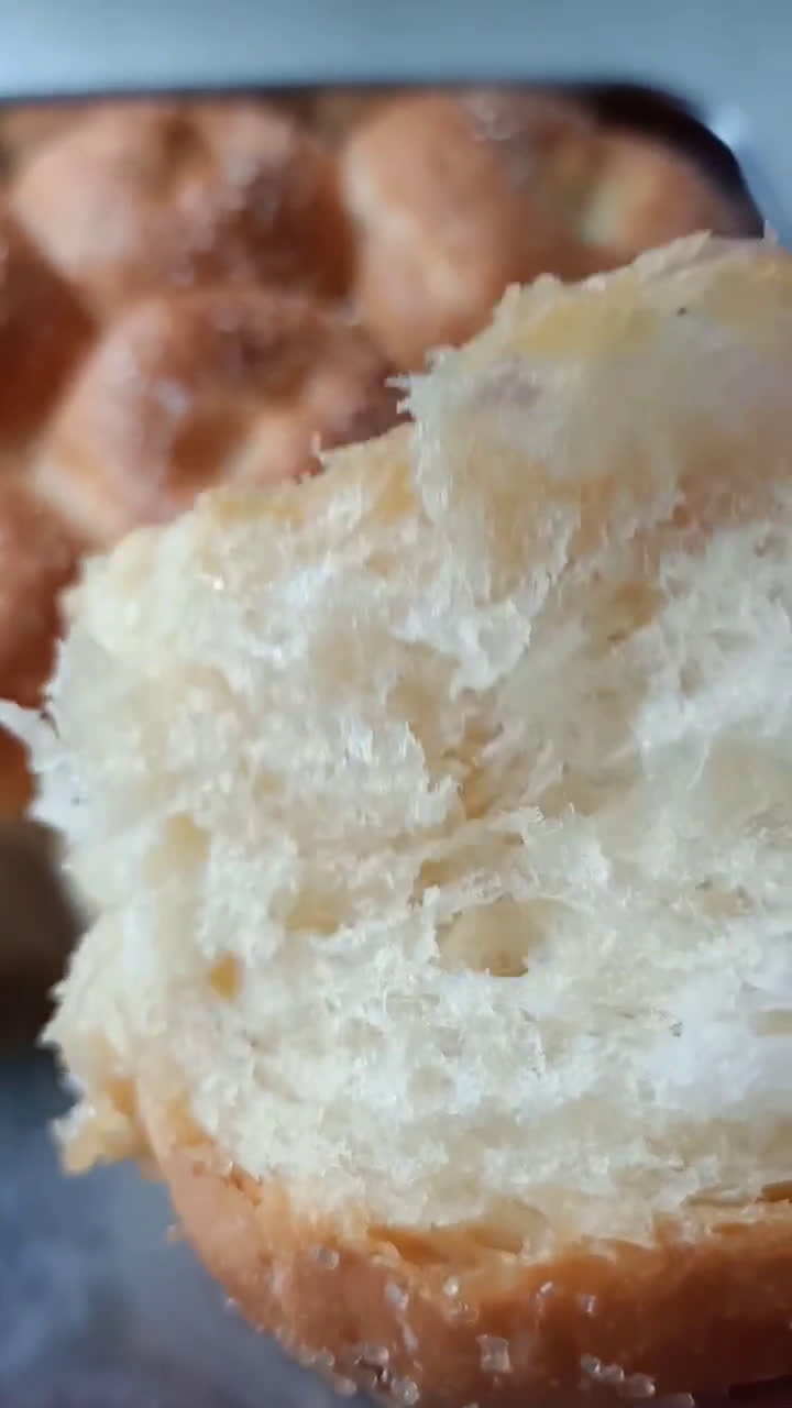 Gambar langkah 10 resipi Roti Butter Bergula.