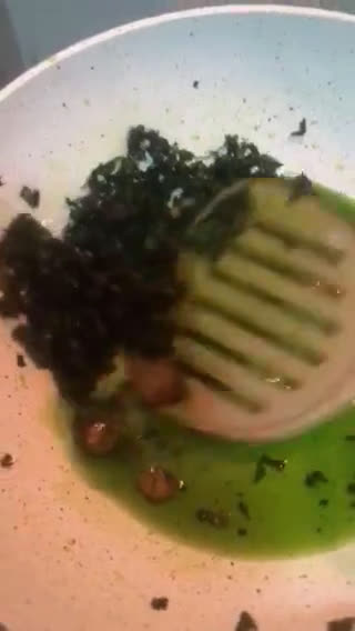 Foto langkah ke 3 dari resep Kailan Goreng Siram Saus Jamur.