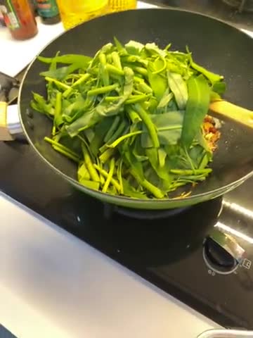 Foto langkah ke 5 dari resep Kangkung belacan.