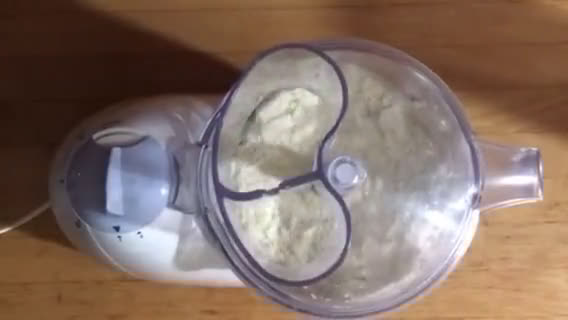 Foto del passaggio 2 della ricetta Frolla samblè aromatizzata al limone 🌷