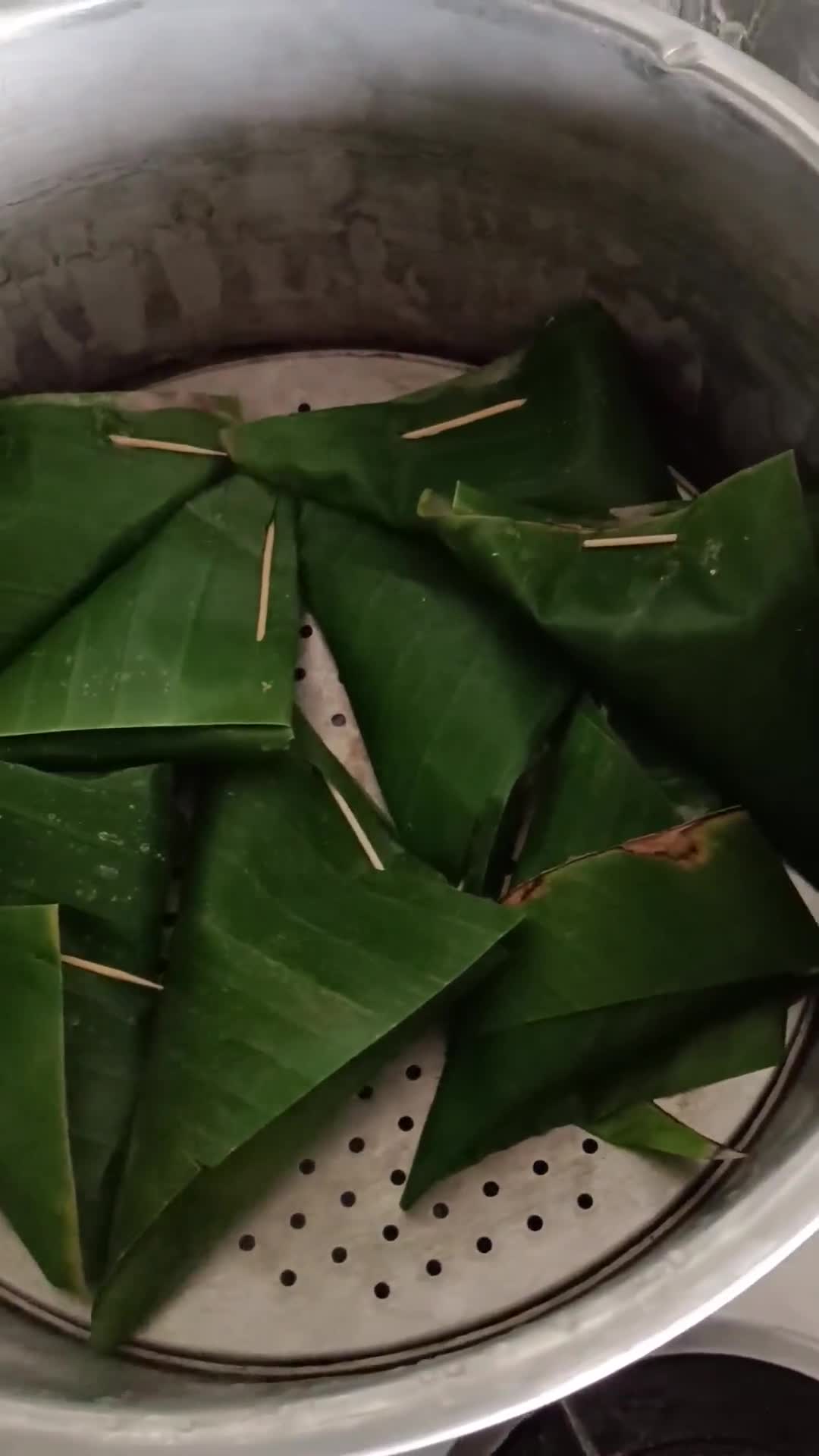 Foto langkah ke 5 dari resep Nagasari Mutiara dg Susu Kedelai.
