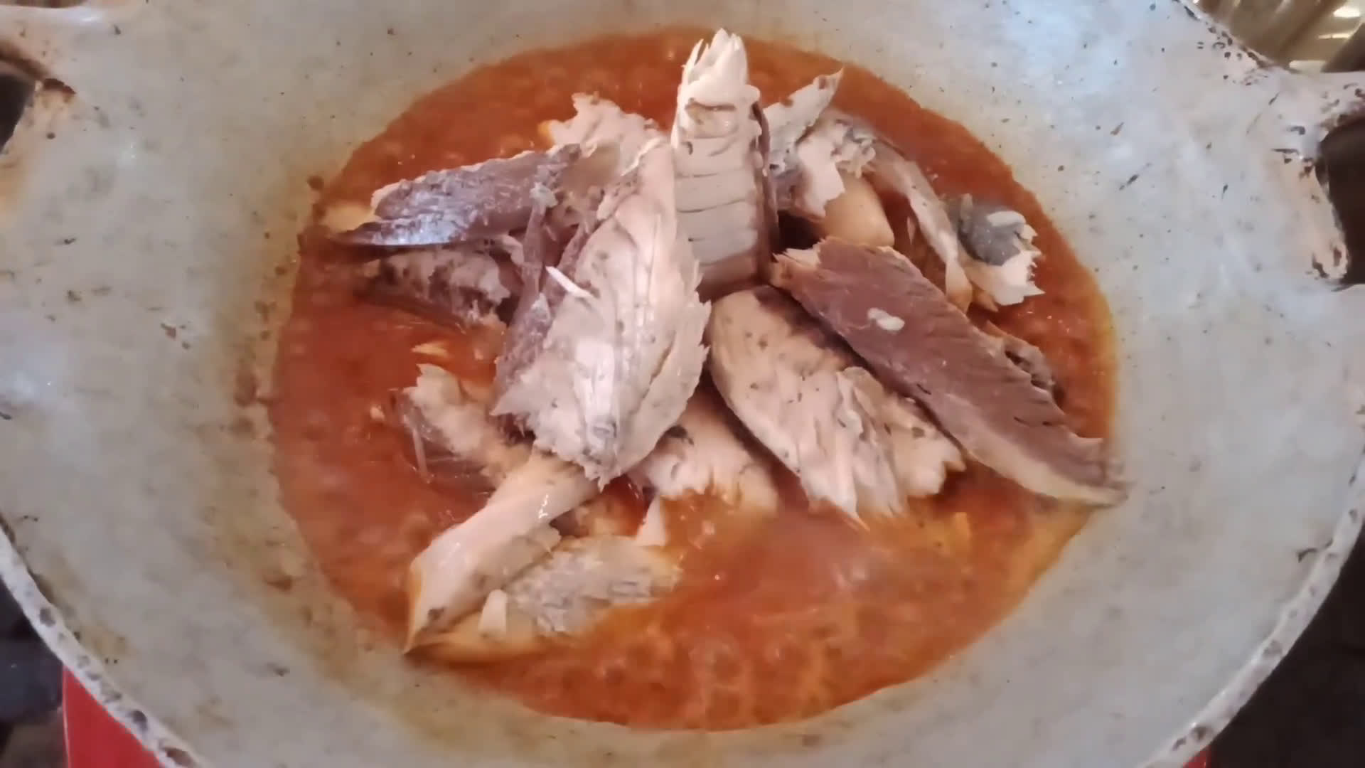 Foto langkah ke 3 dari resep Pepes Ikan Tongkol Mangga Muda Ala Madura.