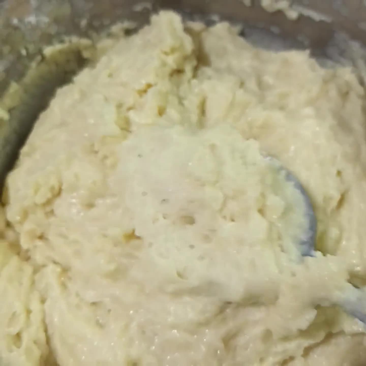 عکس مرحله 1 از دستور نان سوخاری با بکینگ پودر