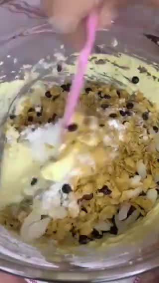 Foto langkah ke 5 dari resep Cornflakes cookies.