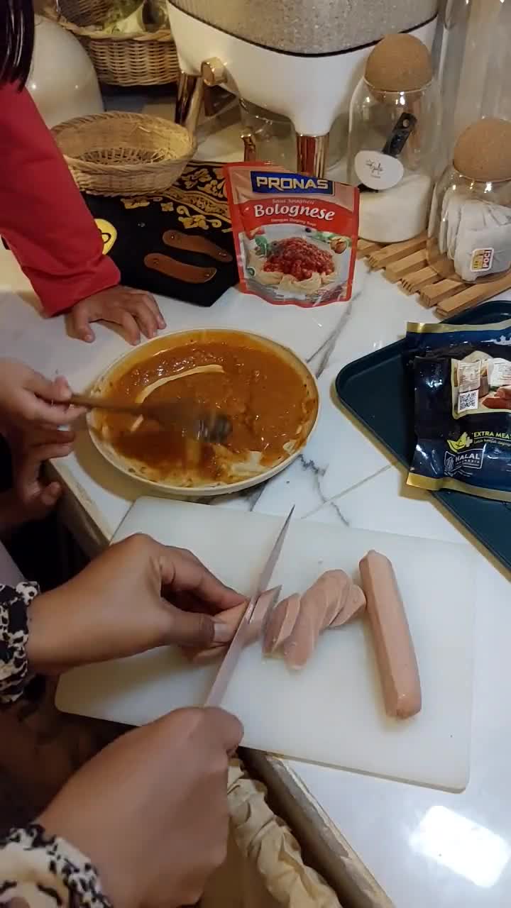 Foto langkah ke 5 dari resep Pizza Nasi Teflon.