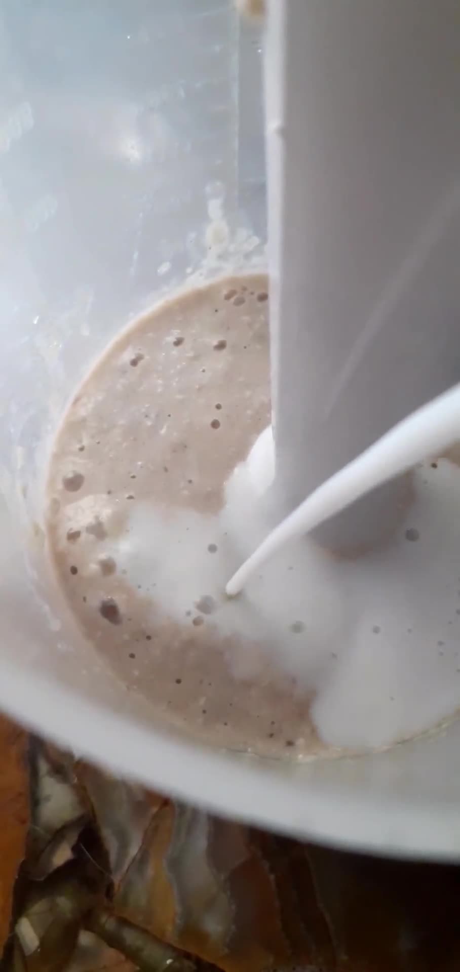 Foto del paso 2 de la receta: Batido de avena, manzana, banana y canela🌺