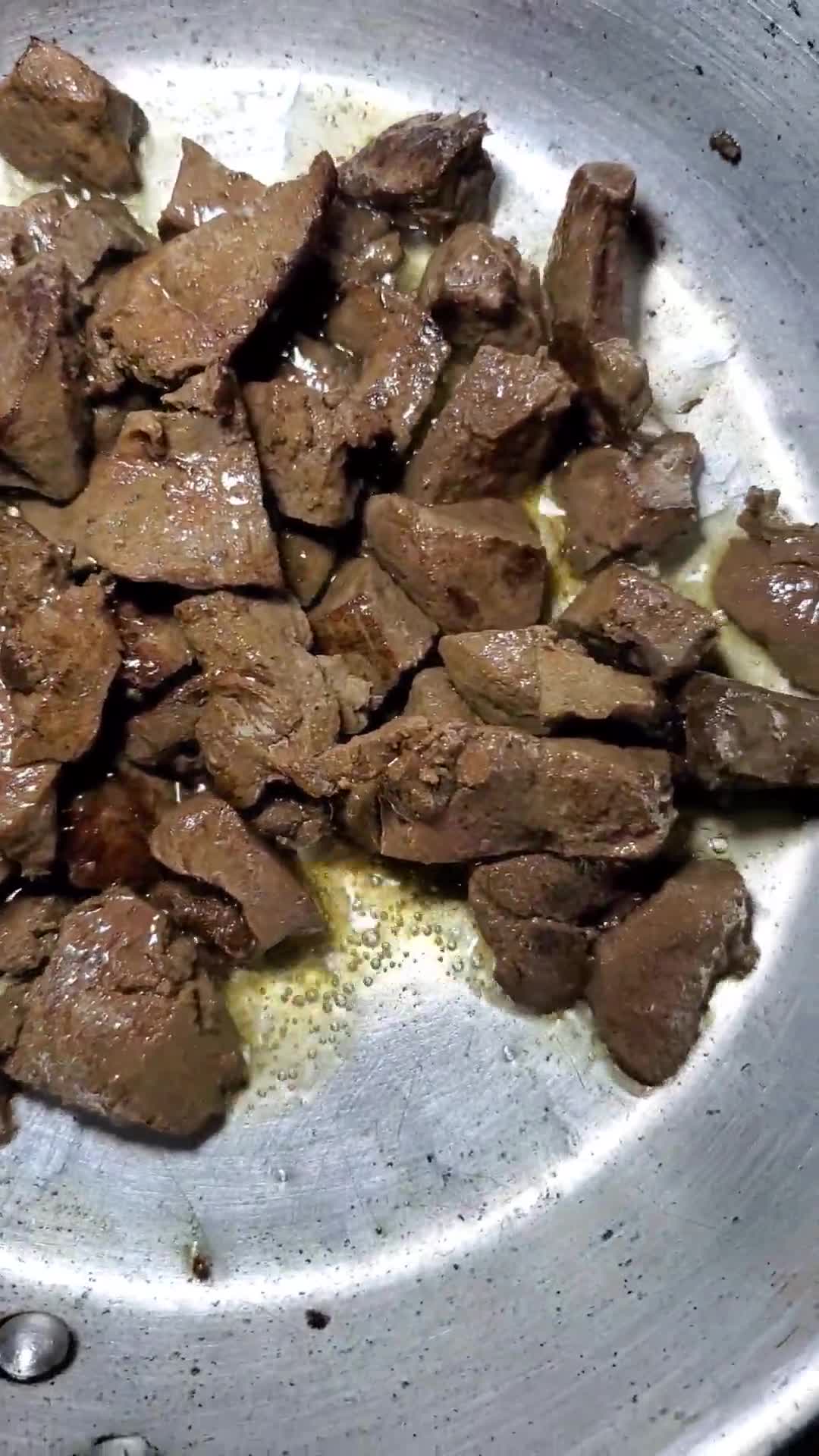 A picture of step 2 of Dry fry Maini.