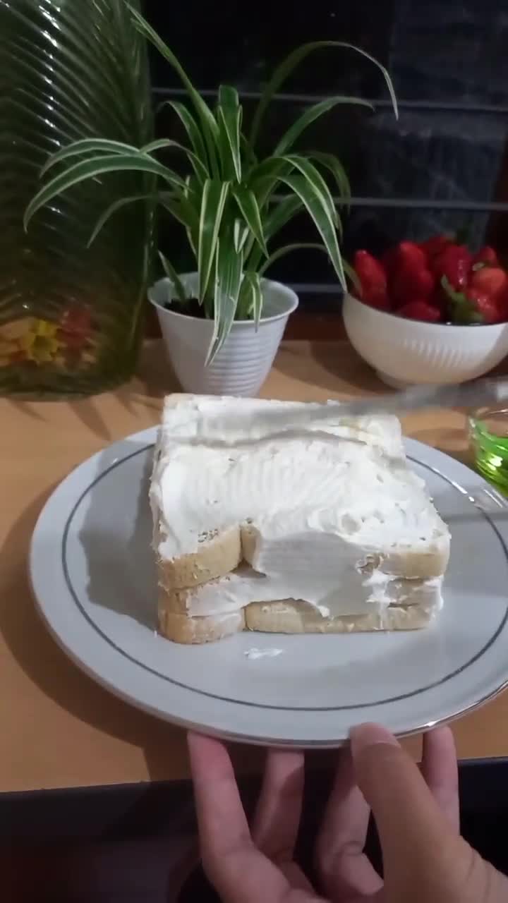 Foto langkah ke 5 dari resep Kue Ulang Tahun Roti Tawar.