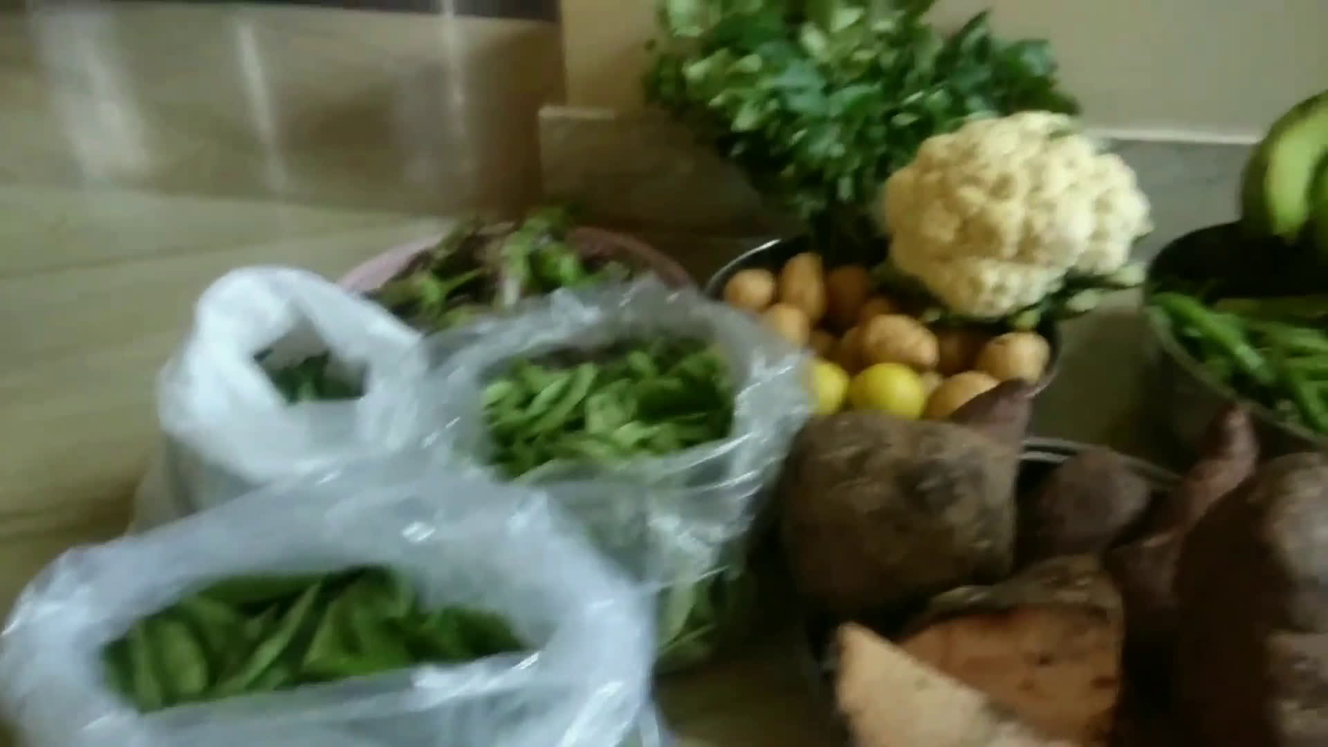 सुरती उंधियो (undhiyo recipe in marathi) रेसिपी स्टेप 1 फोटो 