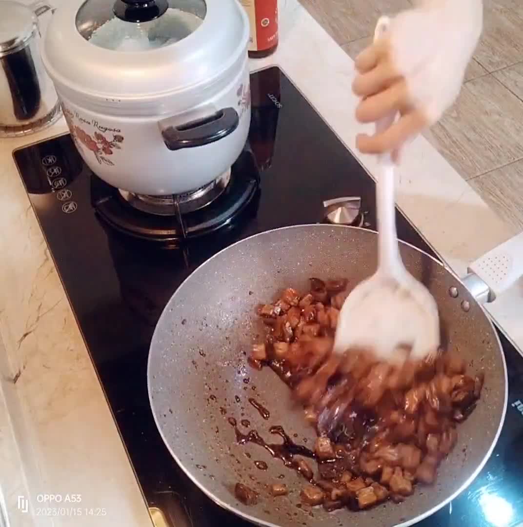 Foto langkah ke 4 dari resep Kwetiau Rebus Daging Jamur.