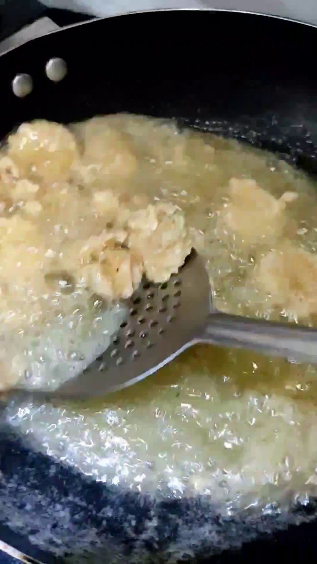 A picture of step 5 of Dynamite Prawns.