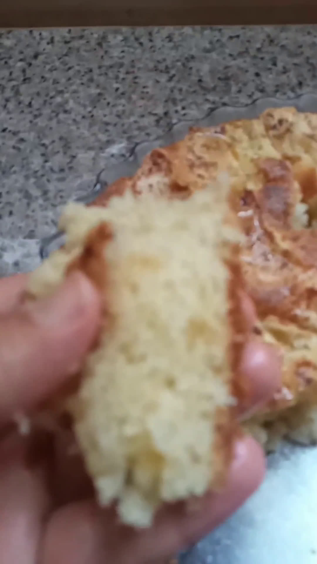 صورة لخطوة 8 من وصفة كيكة التفاح بالقرفة 🥧🍎