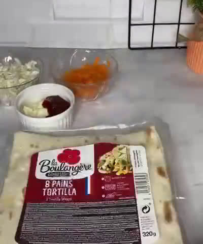 A picture of step 6 of Beef tortilla wraps.