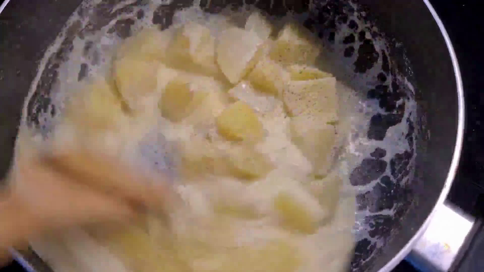 A picture of step 2 of Easy KFC style Mashed Potatoes & Gravy.