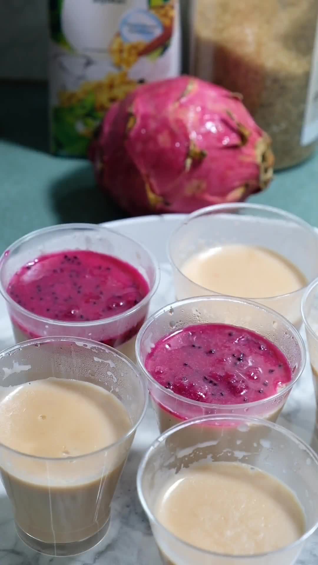 Gambar langkah 6 resipi Panna Cotta Buah Naga Konnyaku Jelly.