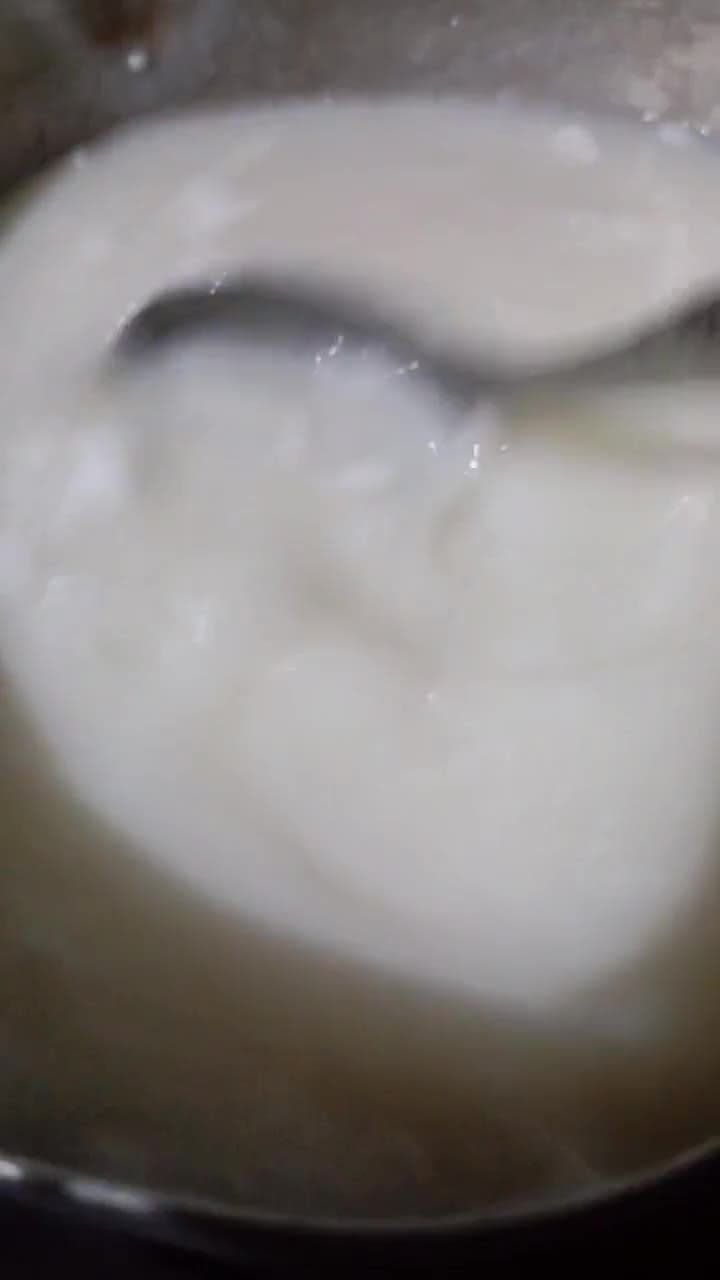 Foto langkah ke 2 dari resep Puding susu yogurt Mozaik simple.