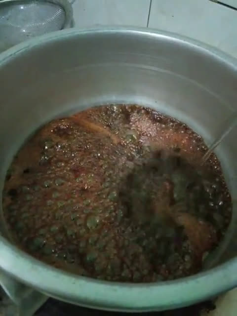 Foto langkah ke 1 dari resep Bolu Sarang Semut Mini (2 telur).