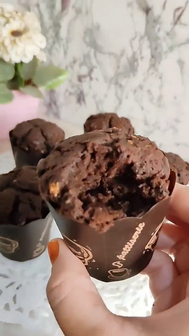 Foto langkah ke 5 dari resep Chocolate Custard Muffin.