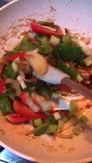 Foto langkah ke 4 dari resep Ayam Goreng Tepung Saus Lada Hitam.