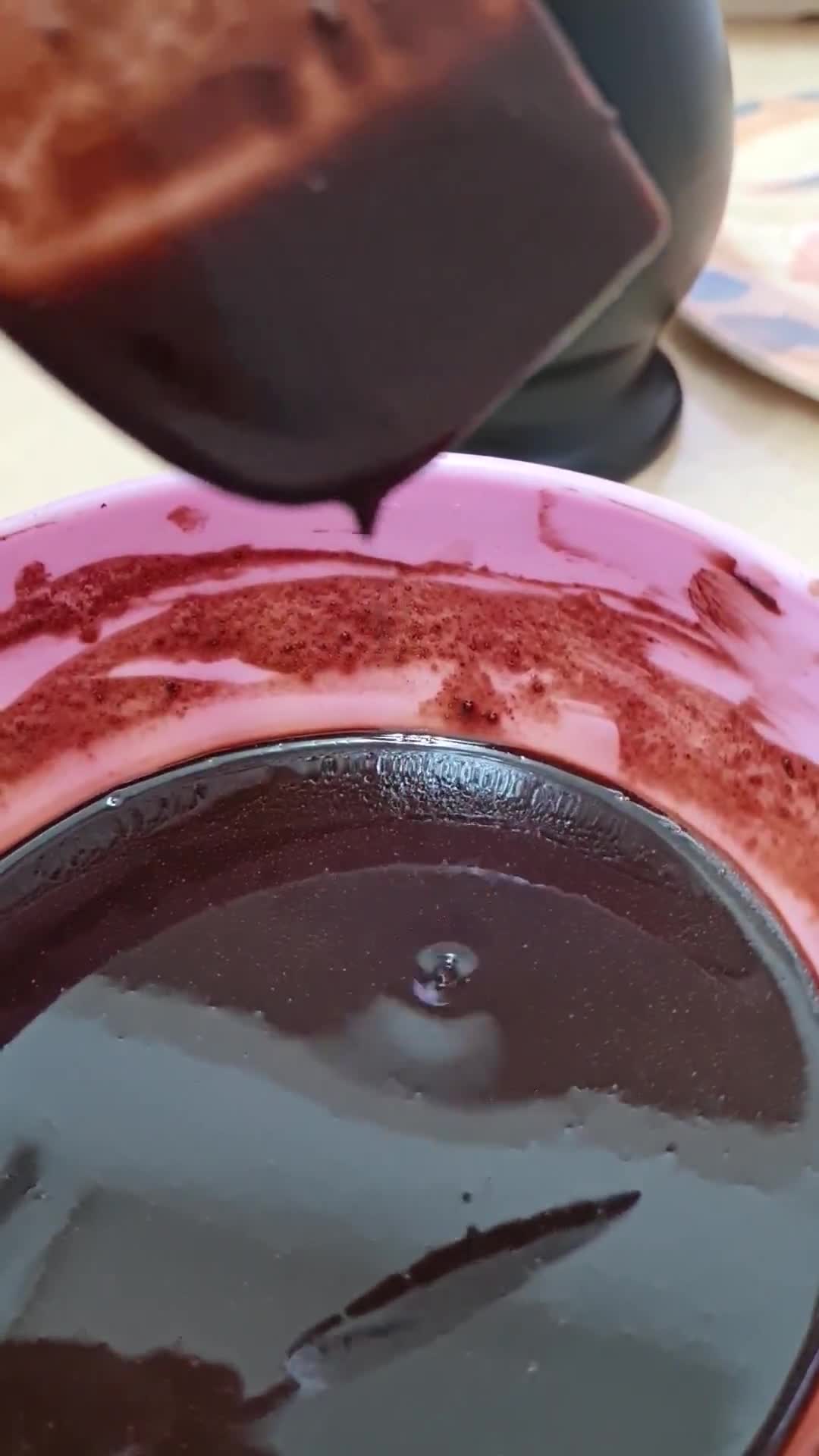 Foto del paso 7 de la receta: Chocolate 90 % cacao, sin termómetro, como lo hacían las abuelas 🍫 Templado a la vieja usanza ♥