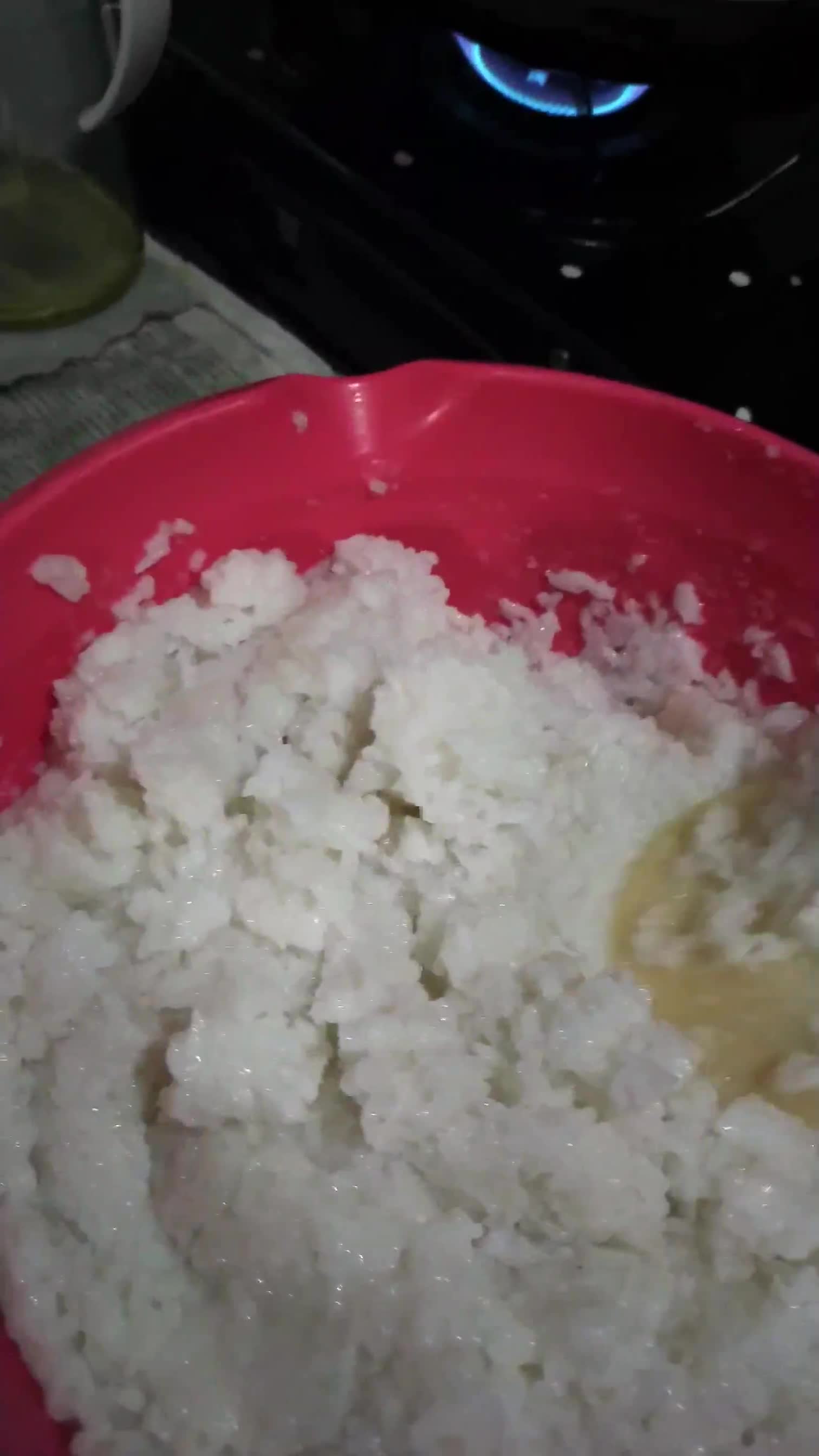 Foto langkah ke 2 dari resep Lontong isi sayuran.