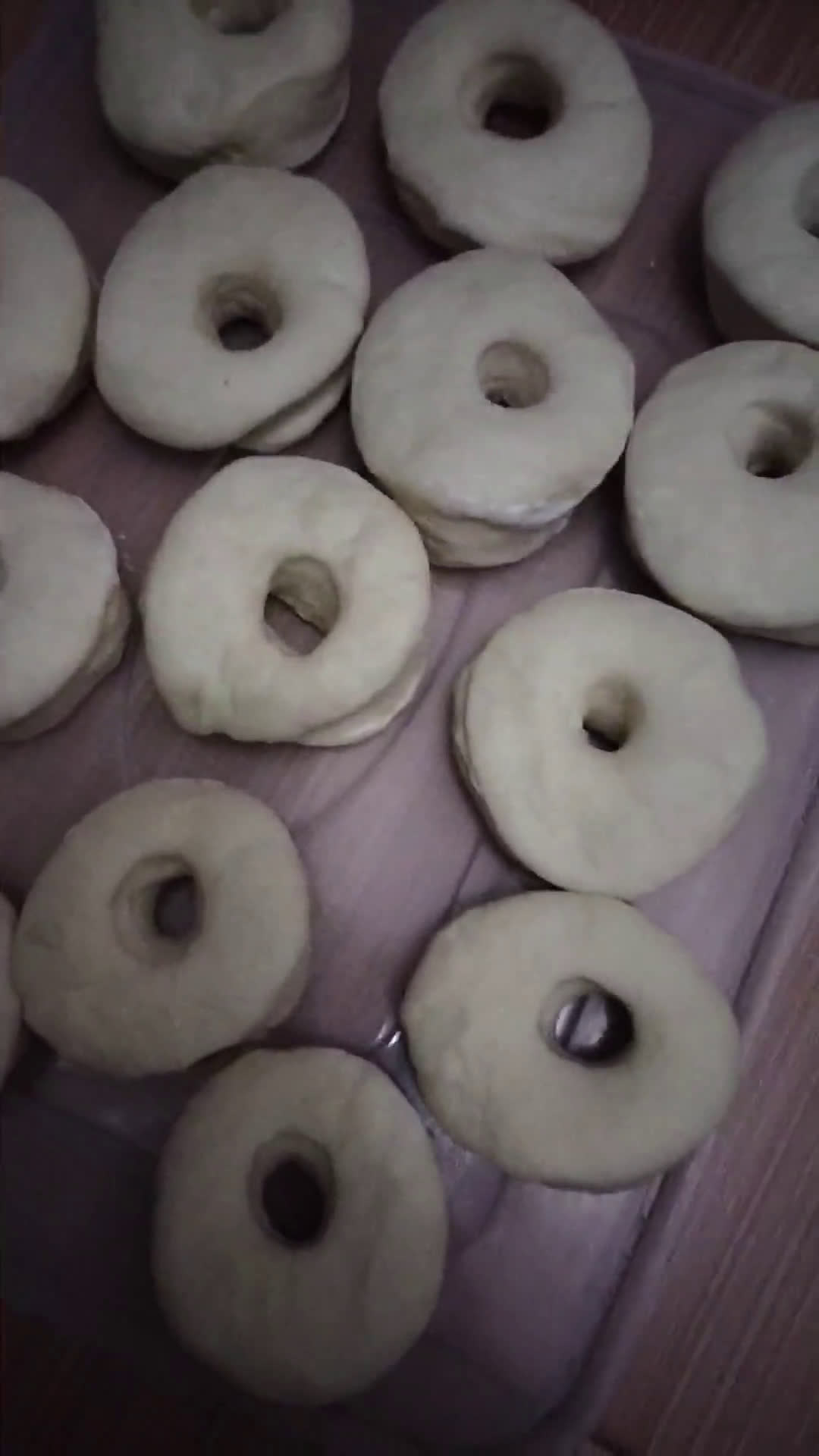 Foto langkah ke 5 dari resep Donat Mesis Lembut ✨.