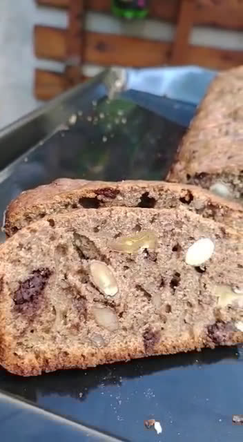 Foto del paso 6 de la receta: Budín de banana y chocolate para hacer ahora a la tarde!!🍌🍫