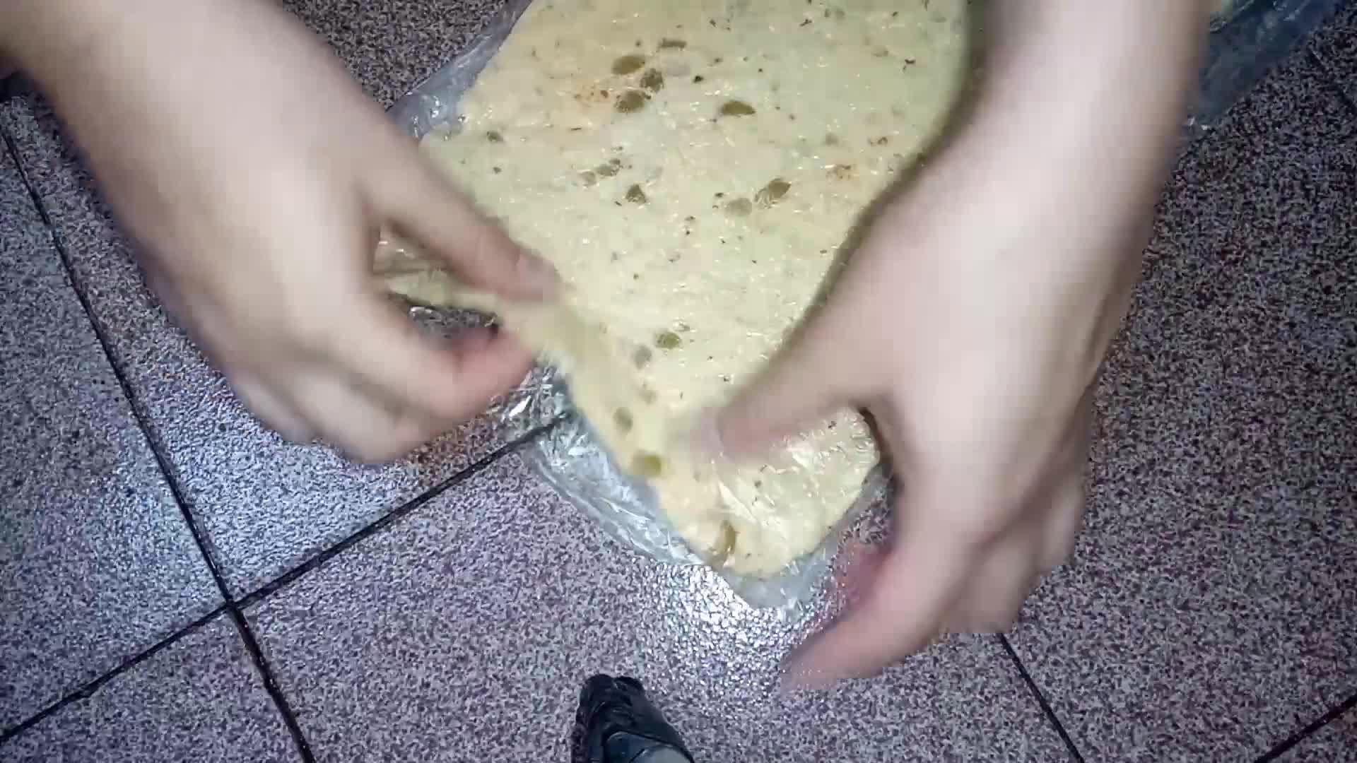 Foto del paso 6 de la receta: Galletitas de queso y aceitunas