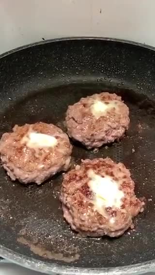 Foto langkah ke 3 dari resep Cheese Burger.