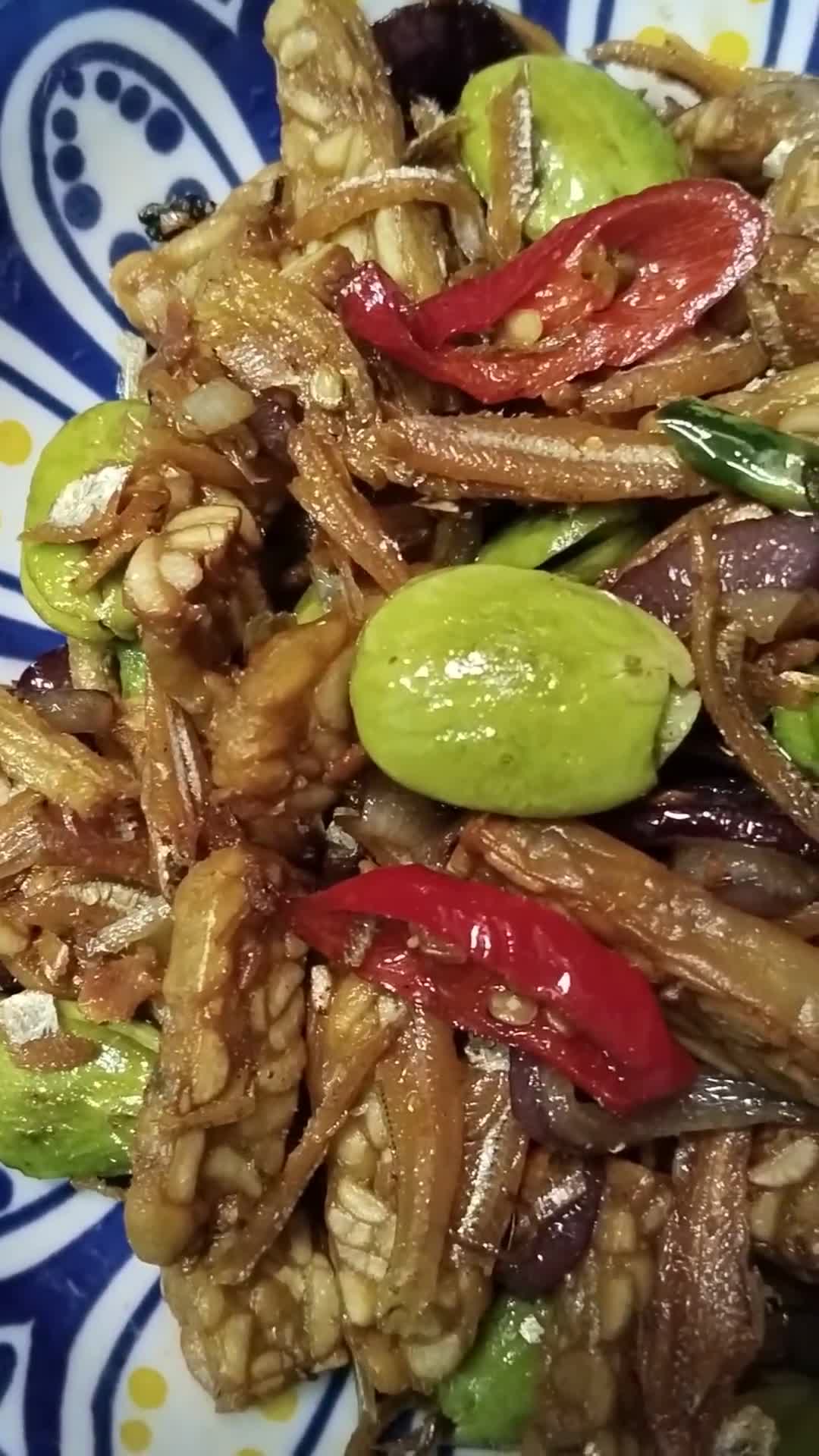 Gambar langkah 3 resipi Bilis goreng, petai & tempe.