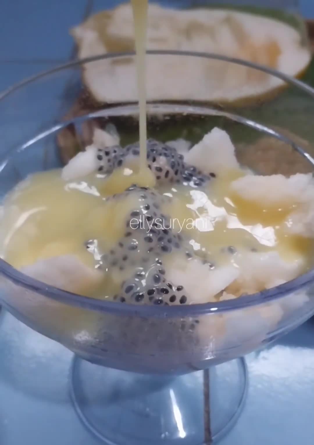 Foto langkah ke 3 dari resep Es Segar Timun Suri plus Selasih.
